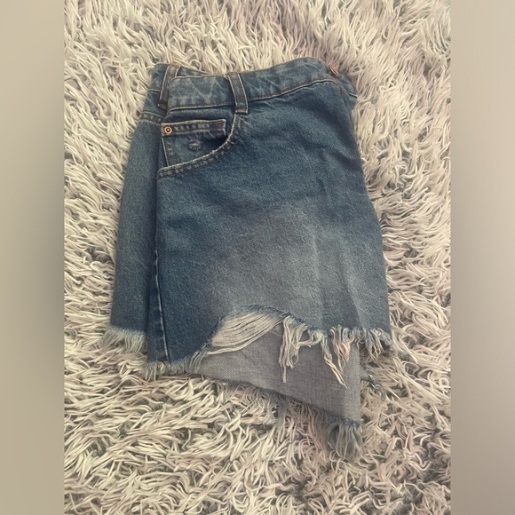 ZARA denim ripped jean shorts NWOT size 8 - Picture 5 of 6